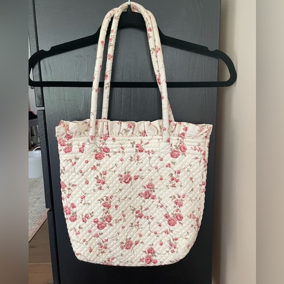 Walton & Co Ltd Handbags - Walton & Co Ltd Floral Quilted Tote Bag - Pink and Cream